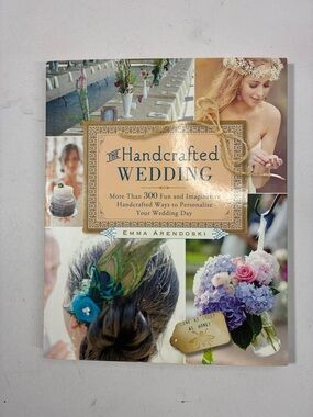 The Handcrafted Wedding by Emma Arendoski - Cream & Blue Cover